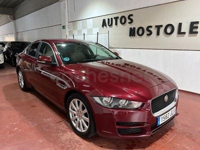 Usado Jaguar XE Pure 180 CV (132 kW) 2016 Granate Berlina
