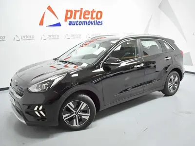 Usado Kia Niro 141 CV (103 kW) 2022 Negro SUV