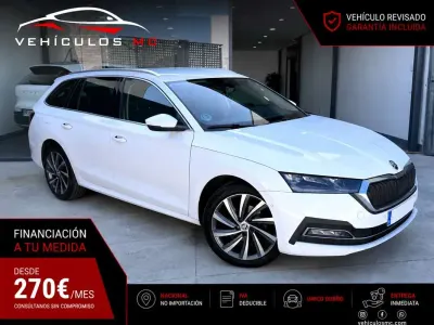 Usado Skoda Octavia Style 150 CV (110 kW) 2022 Blanco Familiar
