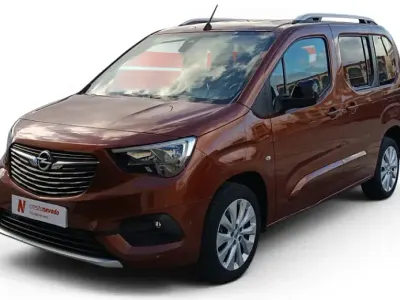 Usado Opel Combo Life Business 102 CV (75 kW) 2022 Marrón
