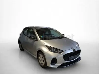 Używany Mazda 2 Exclusive-Line 117 KM (86 kW) 2024 Srebrny Hatchback