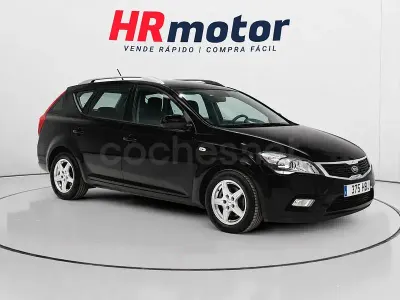 Usado Kia Ceed 115 CV (84 kW) 2011 Negro Utilitario