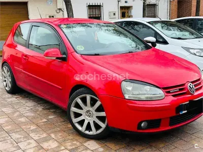 Usado VW Golf VI 105 CV (77 kW) 2008 Rojo Utilitario