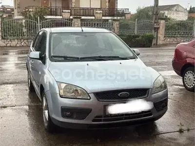 Usado Ford Focus Trend 90 CV (66 kW) 2006 Azul Berlina