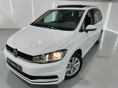 Usado VW Touran Advance 150 CV (110 kW) 2021 Blanco Monovolumen
