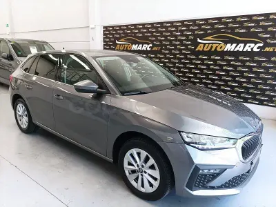 Usado Skoda Scala Sport 115 CV (84 kW) 2025 Gris / plata Utilitario