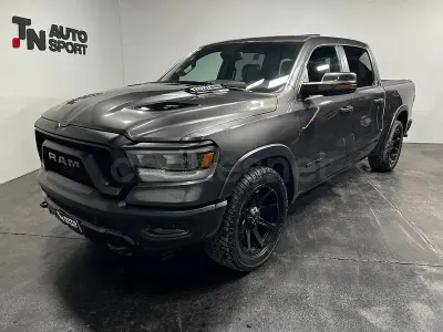 Usado RAM 1500 401 CV (294 kW) 2019 Gris / plata Pickup/Camioneta