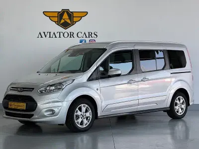 Usado Ford Tourneo Connect Titanium 120 CV (88 kW) 2017 Gris / plata Monovolumen