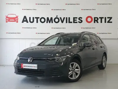 Usado VW Golf VIII Life 115 CV (84 kW) 2021 Gris / plata Familiar