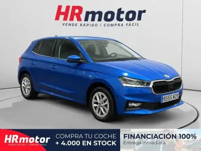 Usado Skoda Fabia Selection 95 CV (69 kW) 2025 Azul Utilitario