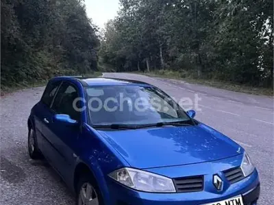 Usado Renault Mégane Dynamique 100 CV (73 kW) 2005 Azul Berlina