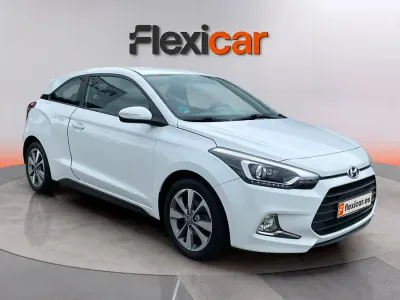 Usado Hyundai i20 84 CV (61 kW) 2017 Blanco Utilitario