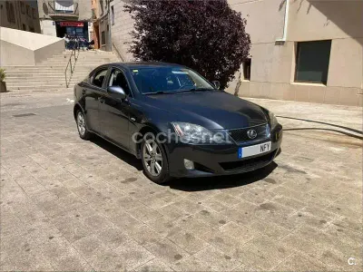 Usado Lexus IS220d 177 CV (130 kW) 2009 Gris / plata Berlina