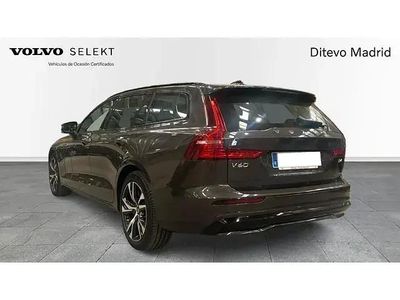 Usado Volvo V60 Plus 197 HP (144 kW) 2024 Cinzento Carrinha