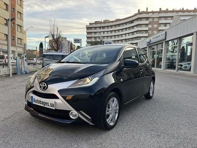 Begagnad Toyota Aygo X-play 72 HK (52 kW) 2018 Svart Halvkombi