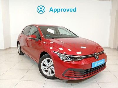 Usado VW Golf VIII Life 110 CV (80 kW) 2024 Rojo Utilitario