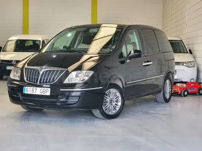 Usado Lancia Phedra 120 CV (88 kW) 2008 Marrón Monovolumen