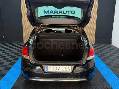 Usado Citroën C4 Live 99 CV (72 kW) 2016 Negro Berlina