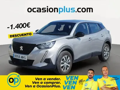 Usado Peugeot 2008 Active 100 CV (73 kW) 2023 Gris SUV