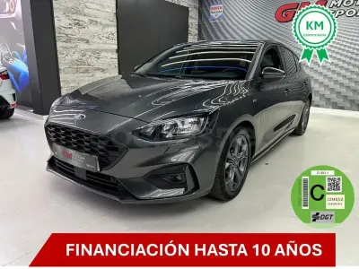 Usado Ford Focus ST-Line 125 CV (91 kW) 2018 Gris / plata Berlina