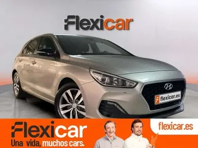 Usado Hyundai i30 120 CV (88 kW) 2018 Beige Utilitario