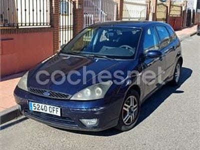 Usado Ford Focus Trend 100 CV (73 kW) 2003 Azul Berlina