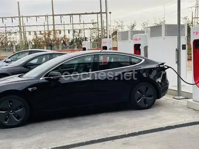 Käytetty Tesla Model 3