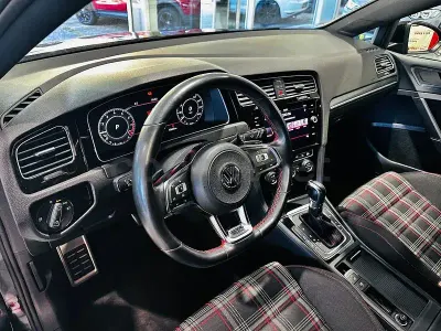 Usado VW Golf VII GTI 245 CV (180 kW) 2017 Negro Berlina