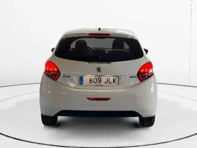 Occasion Peugeot 208 Style 82 PK (60 kW) 2016 Wit Hatchback
