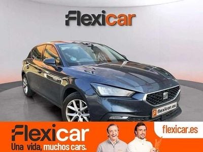 Usado Seat Leon Style 110 CV (80 kW) 2022 Azul Utilitario