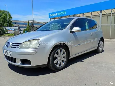 Usado VW Golf IV Sportline 105 CV (77 kW) 2005 Gris / plata Berlina
