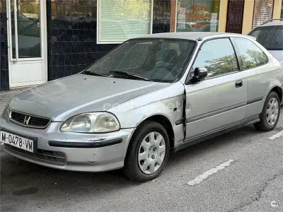 Usado Honda Civic S 90 CV (66 kW) 1998 Gris / plata Berlina