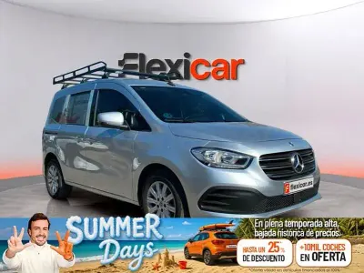 Usado Mercedes T180 116 CV (85 kW) 2022 Gris / plata Monovolumen