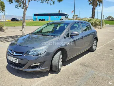 Usado Opel Astra Business 110 CV (80 kW) 2015 Gris / plata Berlina