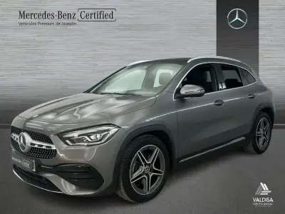 Usado Mercedes GLA200 AMG line 150 CV (110 kW) 2021 Gris / plateado SUV