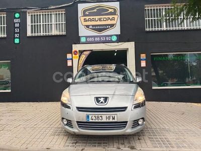 Gris / plata Usado 2013 Peugeot 5008 Access Monovolumen | 5999 € (Buen precio)
