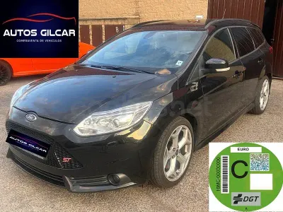 Usado Ford Focus ST 250 CV (183 kW) 2012 Negro Familiar