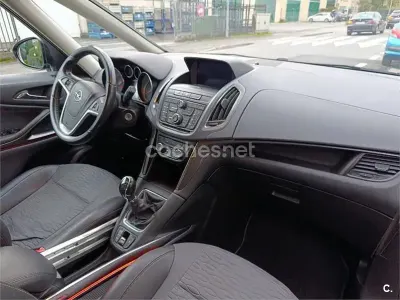 Usado Opel Zafira Tourer Excellence 136 CV (100 kW) 2014 Negro Monovolumen