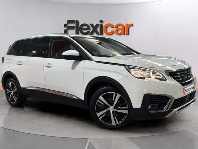 Usado Peugeot 5008 Allure 131 CV (96 kW) 2019 Blanco SUV