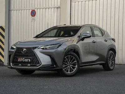Usado Lexus NX350h 242 CV (177 kW) 2024 Gris / plata SUV