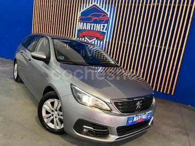 Usado Peugeot 308 SW Allure 130 CV (95 kW) 2021 Gris / plata Familiar