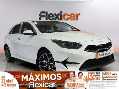 Używany Kia Ceed 101 KM (74 kW) 2023 Biały Hatchback