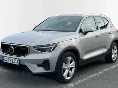 Begagnad Volvo XC40 Core 163 HK (119 kW) 2022 Grå SUV