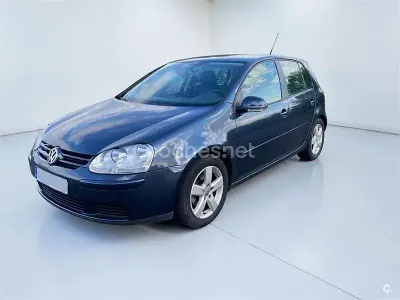 Begagnad VW Golf V Highline 105 HK (77 kW) 2007 Blå Sedan