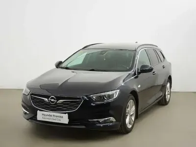Usado Opel Insignia Selective 140 CV (102 kW) 2018 Negro Familiar