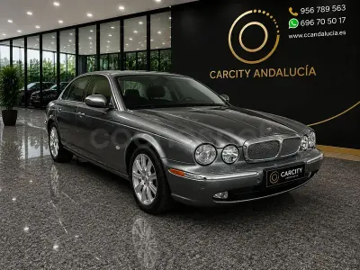 Usado Jaguar XJ6 Executive 207 CV (152 kW) 2006 Gris / plata Berlina