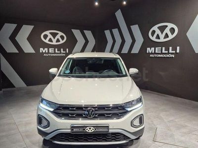 Usado VW T-Roc Life 150 CV (110 kW) 2024 Beige SUV