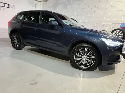 Używany Volvo XC60 Momentum 250 KM (183 kW) 2018 Niebieski SUV