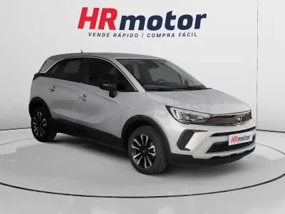 Usado Opel Crossland Elegance 110 CV (80 kW) 2024 Gris / plata SUV