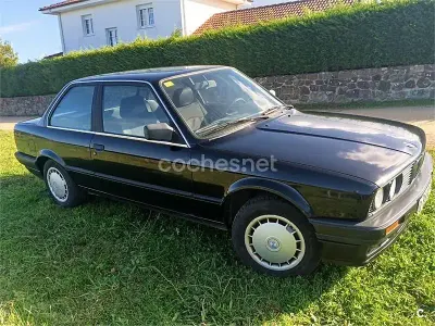 Begagnad BMW 316 102 HK (75 kW) 1994 Svart Sedan